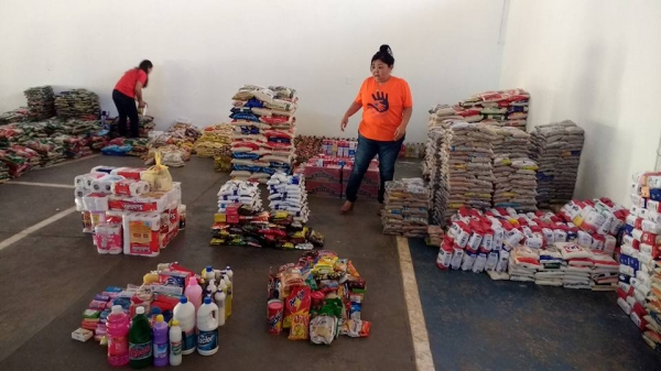 Foram arrecadadas cerca de cinco toneladas de alimentos e materiais de limpeza para a instituição Pai Nosso Lar (Fotos: Pai Nosso Lar).