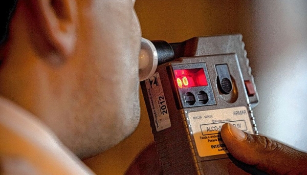 Teste do bafômetro confirmou embriaguez e motorista foi preso em flagrante pela PM em Adamantina (Imagem: Ilustração).