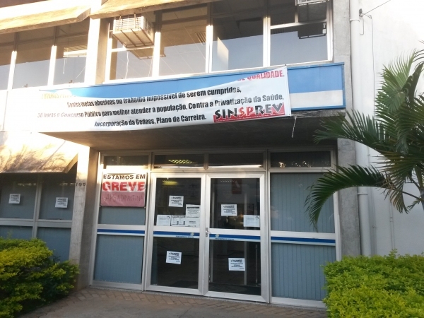 Mesmo com fim da greve anunciado na sexta-feira, agências retomam atendimento na quarta, o que também se aplica à agência de Adamantina (Foto: Acácio Rocha).
