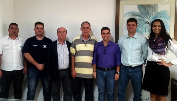 Diretor geral da FAI, Wendel Cleber Soares, se reuniu com comissão organizadora dos congressos científicos (Foto: Central de Comunicação).