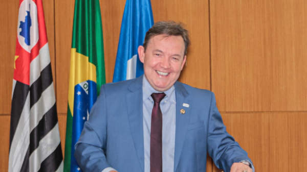 Ex-aluno do curso de enfermagem do Centro Universit?rio de Adamantina, S?rgio Aparecido Cleto, foi empossado novo presidente do Coren-SP, para a Gest?o 2024-2026 (Reprodu??o/CorenSP).