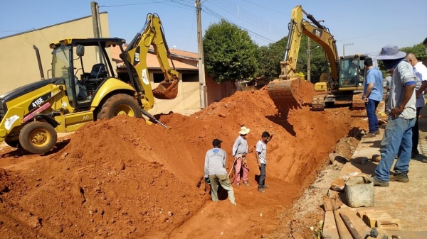Obras para ampliação das galerias de águas pluviais, iniciadas no Jardim Adamantina (Divulgação/PMA).
