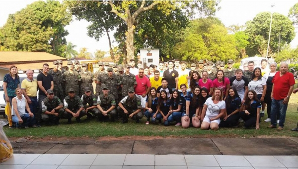 Voluntários deram a largara para a arrecadação, depois de concentração na manhã deste sábado, no Lar dos Velhos (Foto: Reprodução/Facebook/Solange Forato).