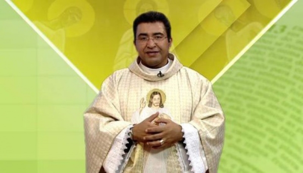 Padre Manoel Cirino não resistiu aos ferimentos e morreu, vítima de acidente ocorrido semana passada, na SP-294, em Lucélia (Foto: Reprodução/Rede Vida).