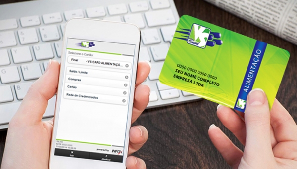 Novos cartões VS Card começam a ser entregues aos trabalhadores da Prefeitura de Adamantina (Divulgação).