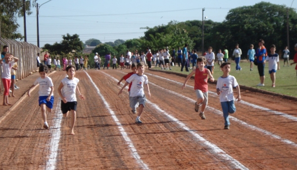 Pista de atletismo da ACREA vai sediar as provas do Campeonato Jovem Saudável, neste domingo (Foto: Arquivo).