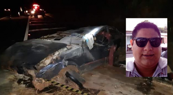 VeÃculo ficou totalmente destruÃdo com o acidente. Fidel Ovelar, de 29 anos, morador em Flórida Paulista, foi a vÃtima fatal da tragédia (Foto: Flávio Cardoso/Cedida).