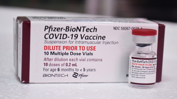 Doses da vacina Pfizer Baby est?o dispon?veis no Centro de Sa?de de Mari?polis (Foto: Thiago Paix?o).