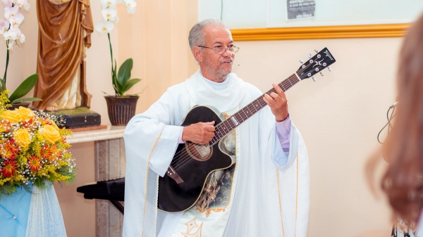 Domingos de Jesus volta a dirigir a Paróquia Imaculada Conceição de Mariápolis (Foto: Paróquia Santa CecÃlia - Monte Castelo).