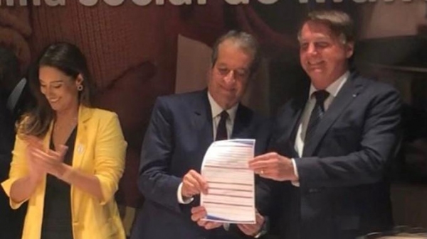 Bolsonaro ao lado do presidente nacional do PL, Valdemar Costa Neto (Divulgação/PL).