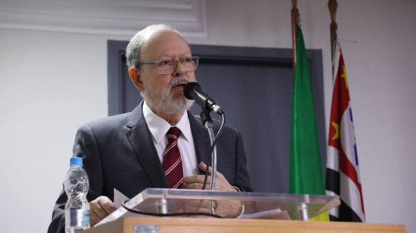 O adamantinense Walter Paulo Sabella durante a homenagem (Imagem: MPSP).