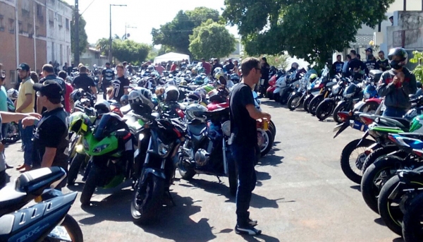 Firmeza Motoclube atraia mais de 300 motociclistas para café e almoço beneficente (Foto: Cedida/Firmeza Motoclube).