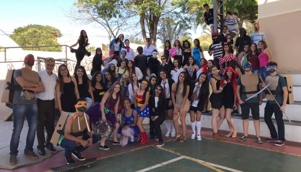 Estudantes arrecadam e doam produtos de limpeza para entidades assistenciais de Osvaldo Cruz (Foto: Cedida).