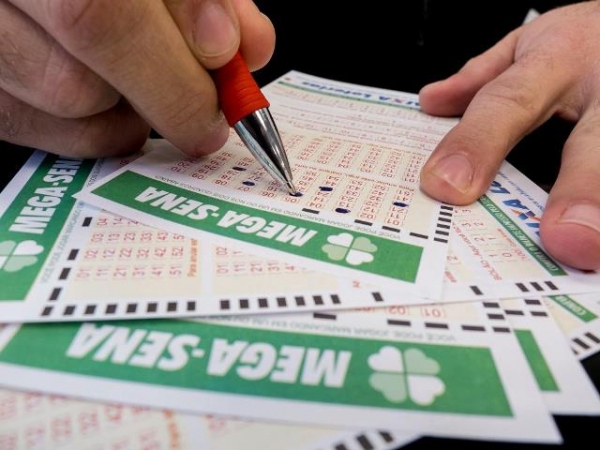 Mega-Sena fica acumulada