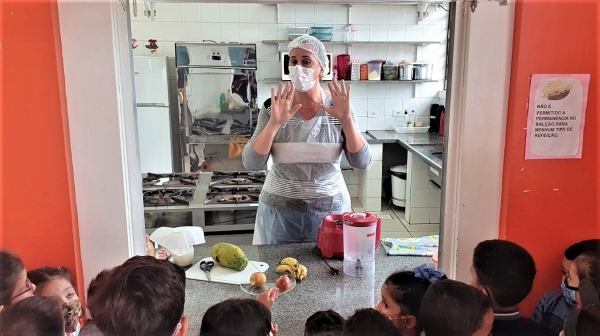 Atividade nutricional desenvolvida com as crianças da Creche Municipal (Reprodução).