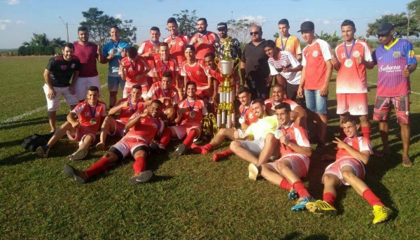 Administrativo/Monitores é campeão do Torneio dos Trabalhadores, realizado neste 1º de mai em Adamantina (Foto: Cedida).