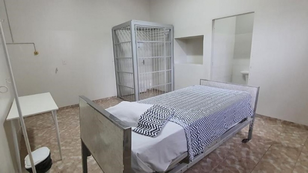 Um dos quarto celas entregues para uso ao atendimento a presos (Divulgação/Pref. Tupi Paulista).
