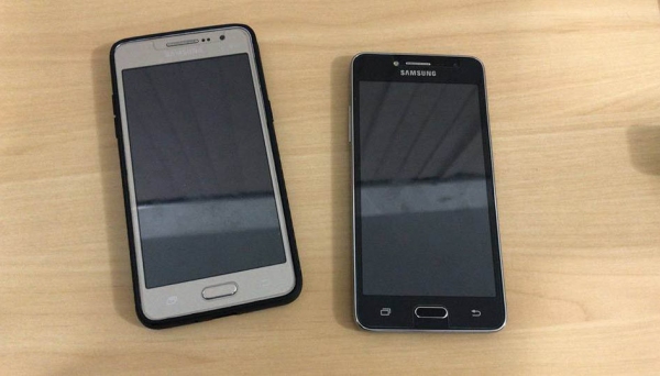 Dois aparelhos celulares, recuperados com o adolescente (Foto: PolÃcia Civil).