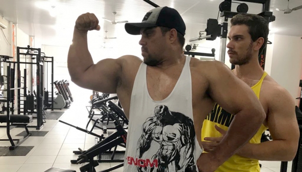 Renan Demarque (à direita), convida público de Adamantina e região para workshop sobre musculação, dia 16 de junho (Imagens: Divulgação).