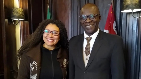 Meire Cunha e o presidente do Centro de Equidade Racial, Dr. Robson Silva Ferreira (Acervo Pessoal).