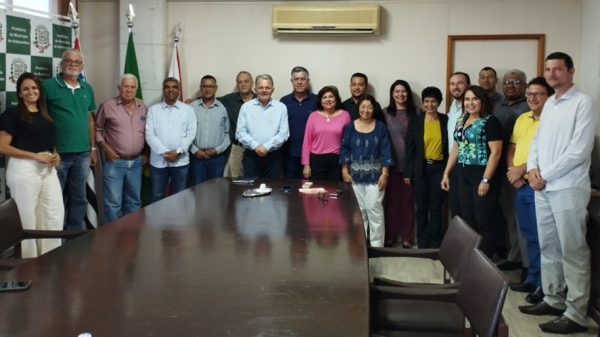 Em Adamantina, deputado foi recebido por autoridades locais (Divulgação).