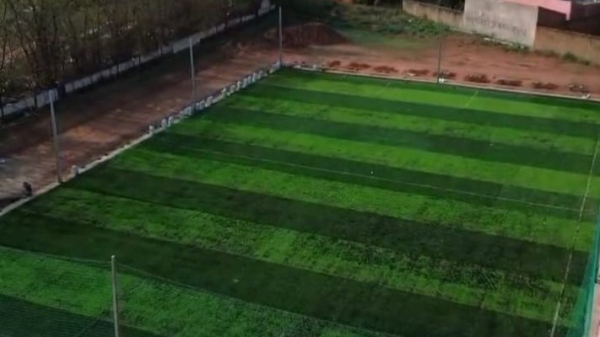 Quadra de grama sintetica no Jardim Bela Vista (Cedida/PMA).