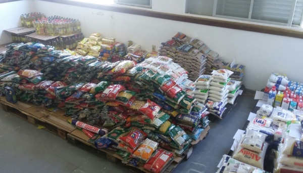 Mobilização arrecada 1,8 tonelada de alimentos doados pela comunidade, revertidos à Santa Casa de Adamantina (Foto: Cedida).