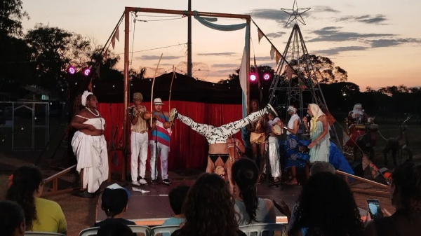 Circuito Sesc de Artes no Parque dos Pioneiros em Adamantina, em 2023 (Fanpage Cultura e Turismo Adamantina).