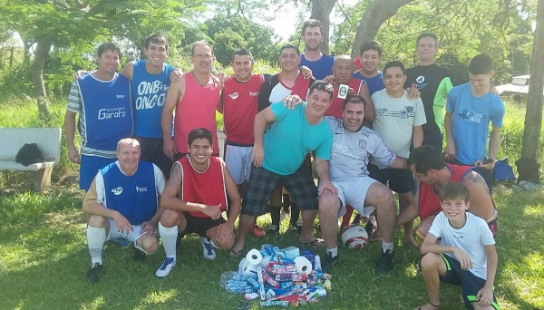 Grupo de amigos se une para praticar esporte e promover a solidariedade. (Foto: Cedida).