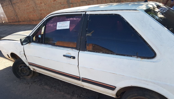 Carros abandonados em via pública, há mais de 30 dias, são alvo da notificação, podendo ser recolhidos ao pátio do Detran.SP e até leiloados se os proprietários não fizerem o resgate pagando todos os custos dos serviços de remoção (Foto: Cedida).