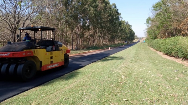 Obras de melhorias na Vicinal Adamantina-Mariápolis (Divulgação: Eixo SP).