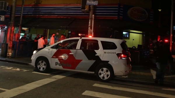 PolÃcia Militar desenvolveu a Operação Toque de Restrição em todo o Estado, com o emprego de mais de 13 mil PMs entre sexta-feira e a noite de domingo (Foto: GovSP).