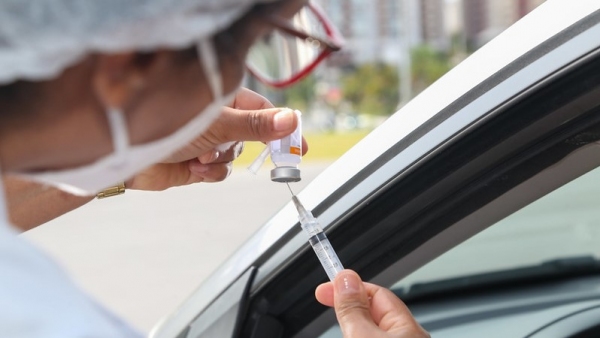 Vacinação de segunda dose é suspensa até a chegada de novos lotes da vacina (Foto: GovSP).