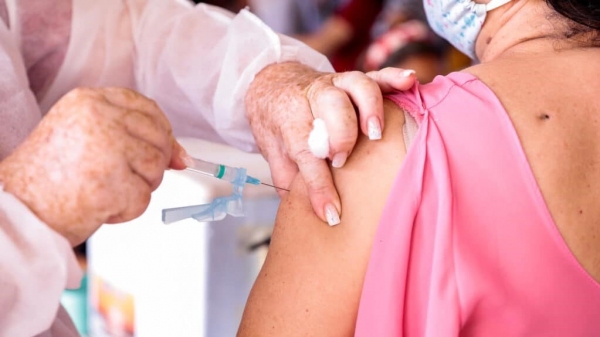 Vacinação em Mariápolis contra a Covid-19 atinge moradores na faixa etária de 43 a 49 anos (Imagem: João Viana / Semcom/Fotos Públicas)