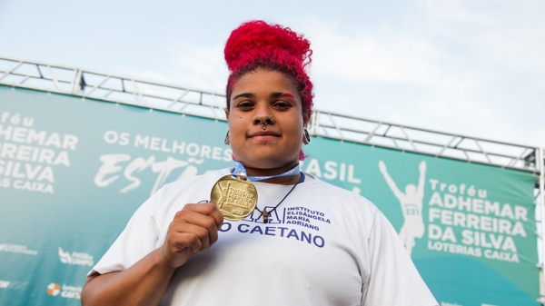 Izabela Rodrigues está entre os 358 atletas olÃmpicos e paralÃmpicos contemplados no paÃs com o Bolsa Atleta, do Governo Federal (Carol Coelho/Light Press/CBAt).