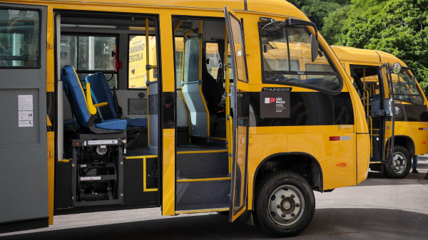 Onibus escolar tem acessibilidade (Foto: Pablo Jacob/Governo do Estado de SP).