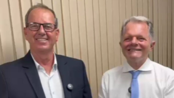 Prefeito Tiveron e deputado estadual Mauro Bragato (Da Assessoria).