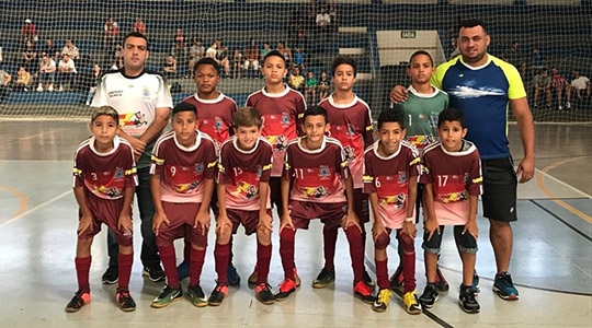 Equipe de futsal sub-12, de Lucélia, campeã pela categoria na 22ª Copa Regional "Alcides Mattiuzzi" de Futsal (Da Assessoria).