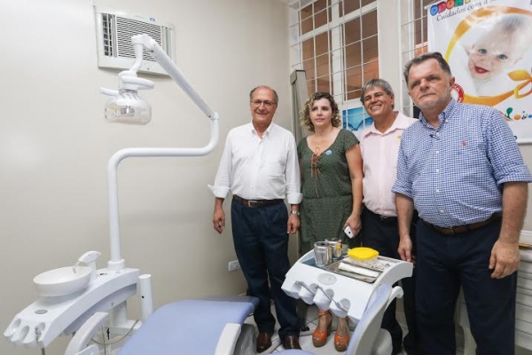 Alckmin visita as instalações da unidade básica de saúde em Sagres (Foto: A2img / Gilberto Marques).