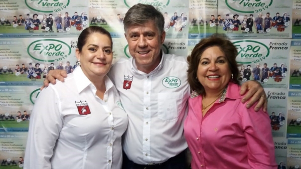 Marisa e Márcio Cardim e a vice-prefeita Dinha Gil (Arquivo).
