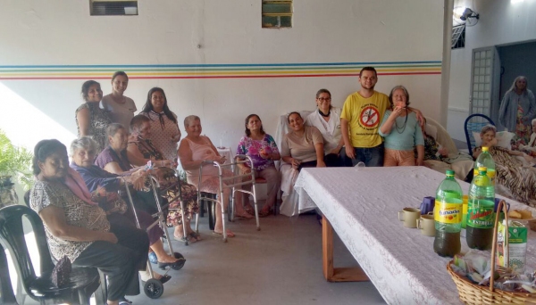 Lar dos Velhos recebe equipe da Estratégia Saúde da Família (Foto: Cedida).