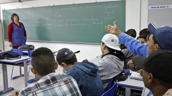 Aulas de física, geografia e história serão reintegradas à 3ª série do ensino médio (Arquivo/SeducSP).
