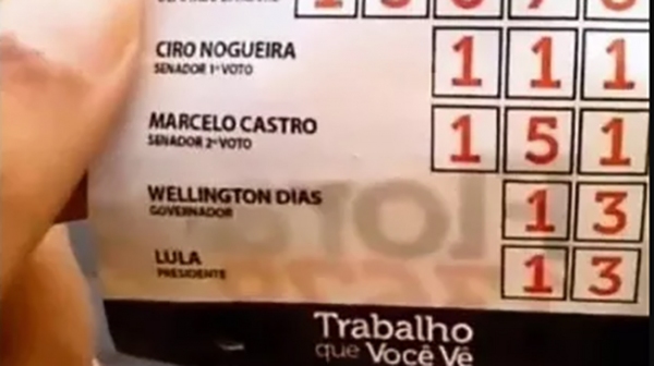 Materiais apreendidos traziam Lula como candidato à presidência da república (Reprodução/OCNET).