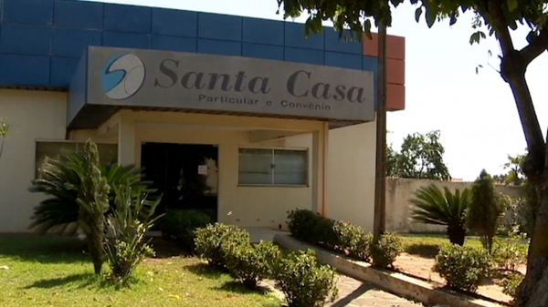 Santa Casa de Panorama tem maternidade e centro cirúrgico interditados pela Vigilância Sanitária Estadual (Foto: Reprodução/TV Fronteira).
