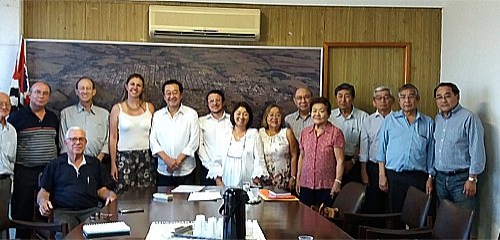 Comitiva foi recebida no gabinete do prefeito, na última sexta-feira (Reprodução/Site Clikar).