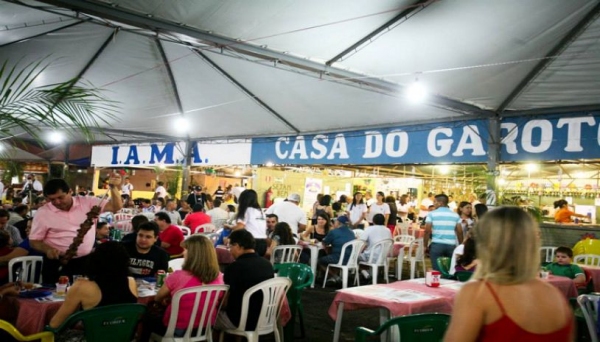 Entidades assistenciais estão presentes na Expoverde, com serviços na praça de alimentação (Divulgação).