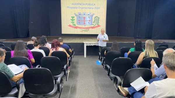 Secretário de finanças, João Lopes de Oliveira, conduziu a audiência pública de apresentação da peça orçamentária para o ano que vem (Divulgação/PMA).