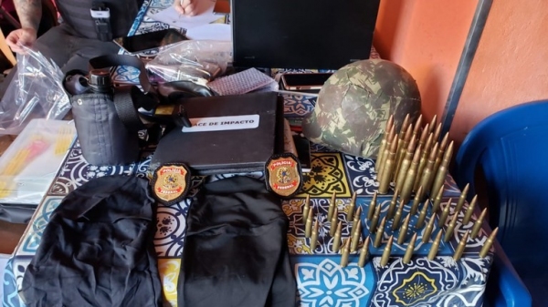 Materiais apreendidos no cumprimento dos mandados desta segunda-feira, 24 (Divulgação/PF).