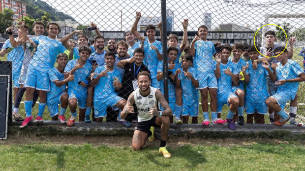 Neymar com jogadores do time sub-15 do Marilia. No destaque o jovem adamantinense, Thomas Alves dos Santos, do elenco do MAC (Imagem: NR Sports).