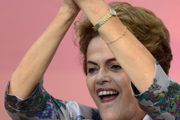 Presidente Dilma Rousseff na abertura da 3ª Conferência Nacional de Juventude, em Brasília (Foto: Wilson Dias/Agência Brasil).